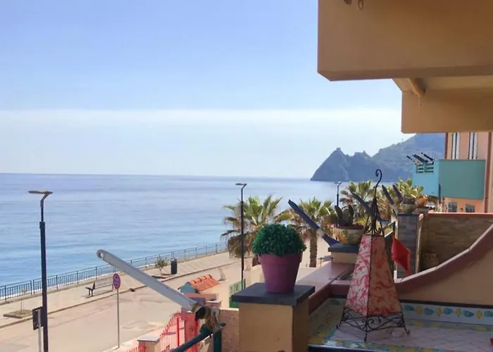 La Casa Di Edo SantʼAlessio Siculo